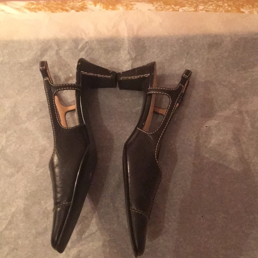 Shoes - Picture 2 of 5